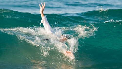 كارثة جديدة على شاطئ جبيل.. غرِق ونجا رفاقه