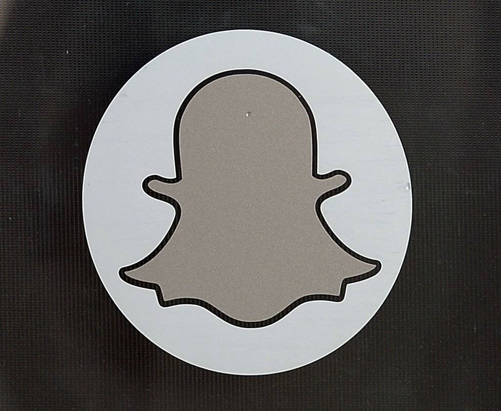 كيف تعرف إذا كان شخص يتابعك أو لا على سناب شات ؟