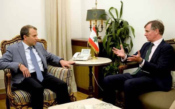 سفير بريطانيا زار سلام وباسيل مُعزياً :
سنستمرّ في توفير الدعم على الحدود