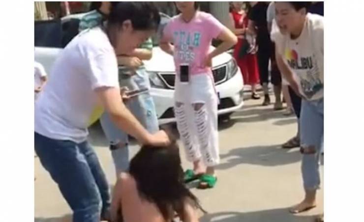 فيديو:  اكتشفت خيانة زوجها لها .. فانتقمت على طريقتها الخاصة!!