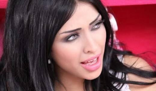 وشم جديد لنايا يثير الجدل