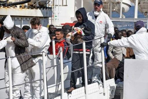 وصول 71 الف مهاجر الى ايطاليا في ستة اشهر