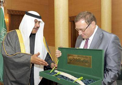 السفير الروسي في السعودية: موسكو والرياض تدعمان التسوية السورية سياسيا