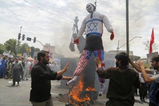 آلاف الايرانيين يتظاهرون دعما للفلسطينيين في "يوم القدس"