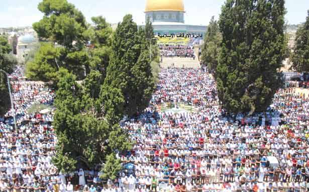 280 الف فلسطيني ادوا الصلاة في الاقصى
استشهاد مسن ومقتل مستوطن بعملية في الخليل