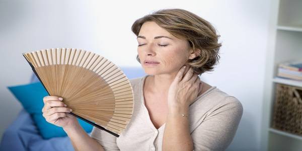 كيف تعالجين الهبات الساخنة في وقت الـ«Menopause»؟