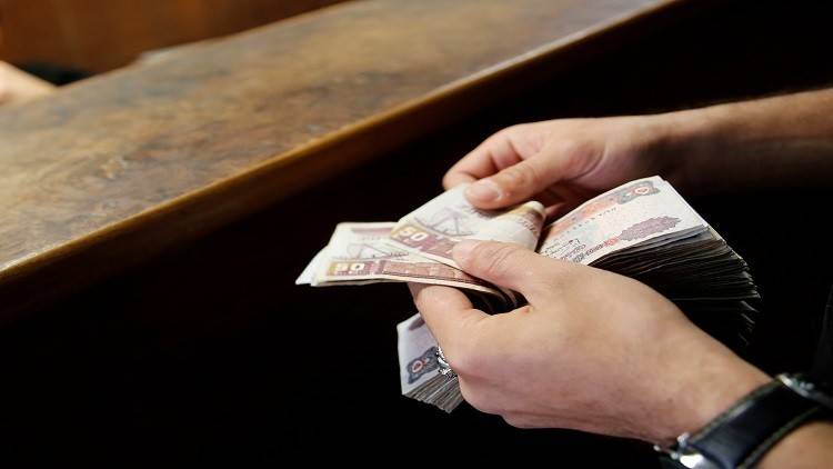 مصر تسدد قسطا من ديونها لنادي باريس