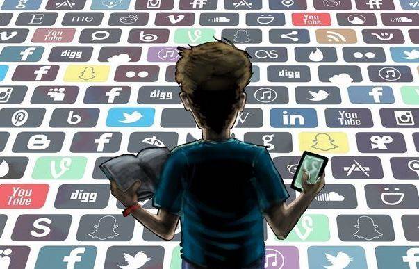 كيف تحمين طفلك من الابتزاز الالكتروني؟