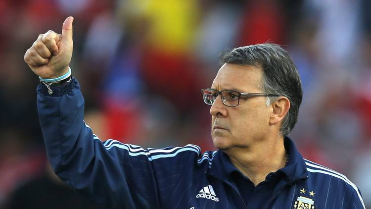 مارتينو يستقيل من تدريب منتخب الأرجنتين