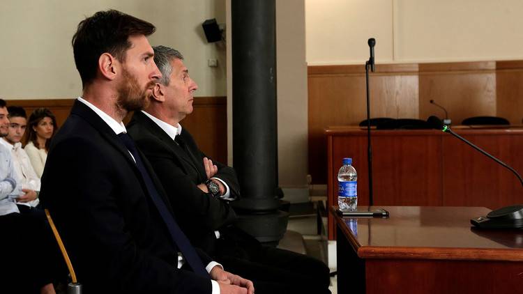 برشلونة يعلن موقفه من إدانة ميسي قضائيا !!