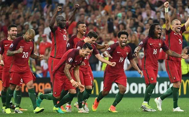 نهائيات بطولة أمم أوروبا 2016 في كرة القدم :
البرتغال ورونالدو يواجهان ويلز وبايل في الدور نصف النهائي اليوم