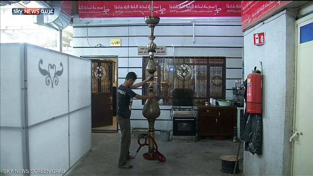 أطول أرجيلة في العالم.. لن تصدقوا حجمها