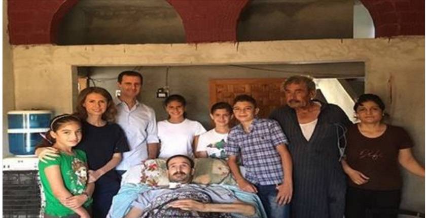 بالفيديو: الرئيس الأسد يزور عددا من جرحى الجيش في حمص!