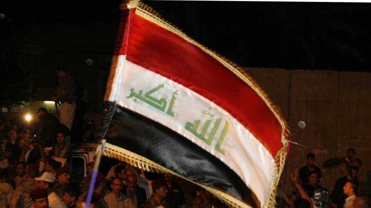 العلم العراقي يظهر فجأة وسط الموصل ويثر البلبلة في صفوف "داعش".. فكيف كانت ردة فعل التنظيم؟