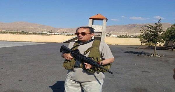 بالصور ملحم بركات يحمل السلاح