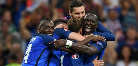 المانيا احتلت باريس في الشوط الاول لكن الفرنسيين حرروها في الشوط الثاني واعادوا المانشفت الى برلين