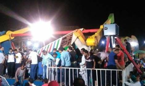 فيديو مروع-  سقوط لعبة الملاهي على الأطفال