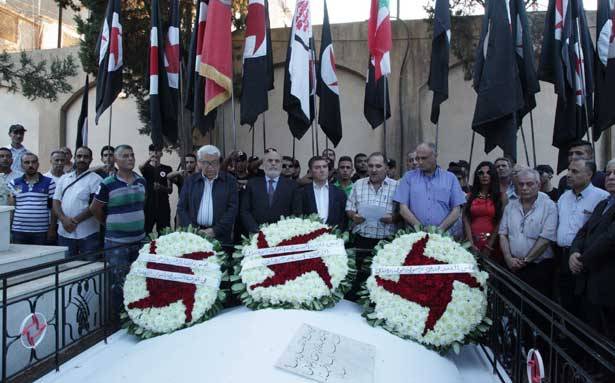وفد من قيادة القومي برئاسة حردان
زار ضريح سعاده بذكرى استشهاده