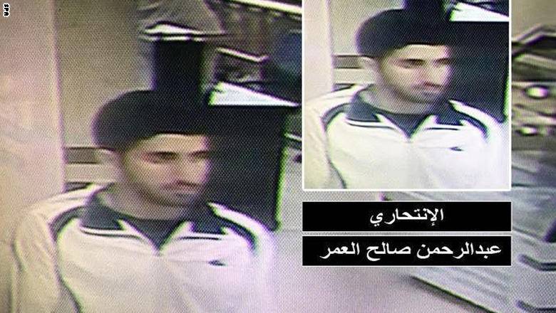 بالصور.. منفذو هجوم القطيف بالسعودية بكاميرات المراقبة.. والداخلية تنشر صور عناصر الأمن ممن قتلوا بتفجير المدينة الانتحاري