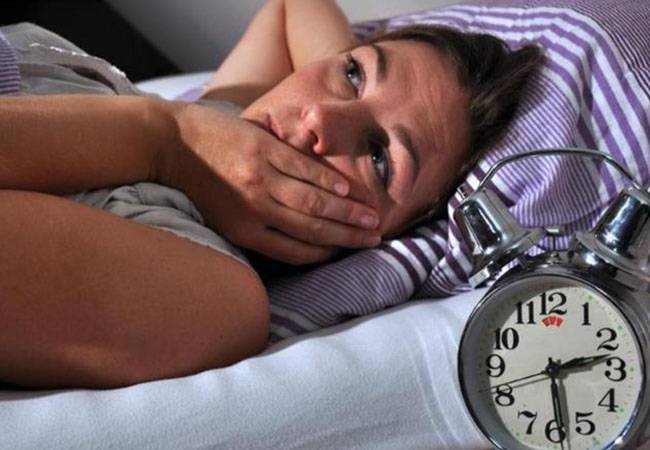 تعرف على أسباب صعوبة “النوم” في مكان جديد؟