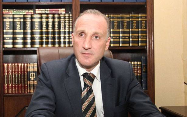 الأسعد طالب بلجنة خاصّة للنفط