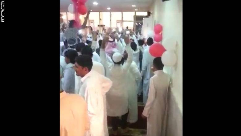 بالفيديو.. استدعاء إمام مسجد باصبرين في جدة للتحقيق بعد مقطع "الرقص بالجامع"