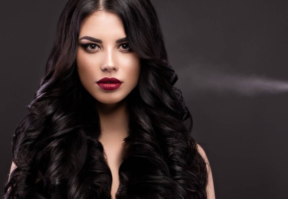 مشروب تتوفّر كل مكوناته في منزلك وعند تناوله سيستعيد شعرك الأبيض لونه الأصلي.  يستحق المحاولة!!!