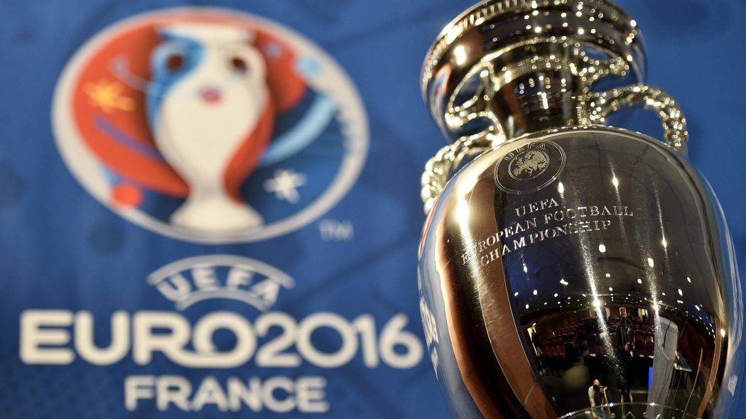 زوجة لاعب فرنسي تفضحه قبل نهائي اليورو.. ماذا كشفت؟