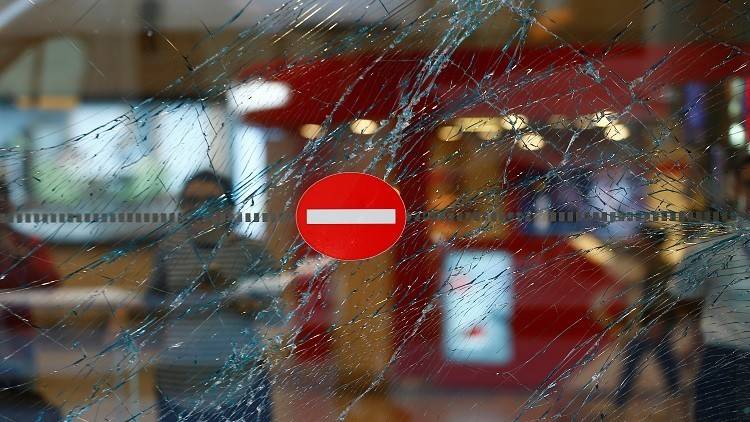 توجيه تهم لـ 7 أجانب على صلة بتفجيري 