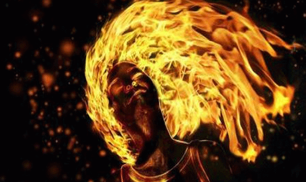 أحرقت ابنتها بعد زواجها بأسبوع.. والسبب؟