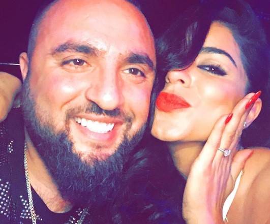 بالصورة.. ريما فقيه  بإطلالة ساحرة على البحر