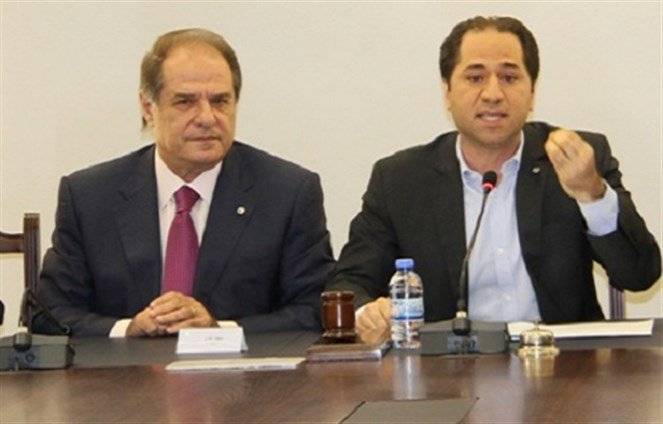 القزي يغيظ رئيس الكتائب ويدفعه لمغادرة عشاء قصر الصنوبر