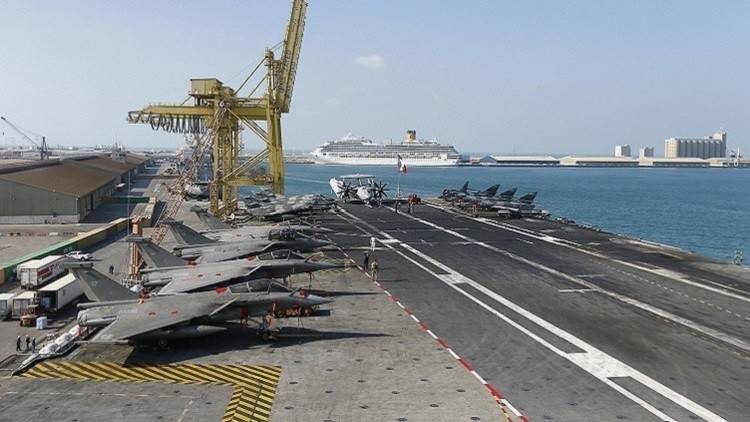 فرنسا ترسل حاملة طائرات لقتال 