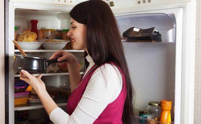 7 اطعمة نرتكب جميعنا خطأً كبيرًا في وضعها في الثلاجة!