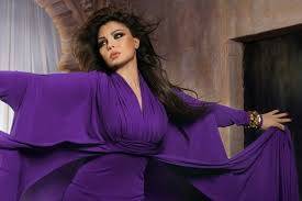 بالفيديو: فنانون ندموا واعتذروا للجمهور عن ملابس ارتدوها امام االجمهور!!!