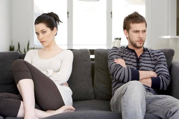10 أشياء لا تفعليها أبداً بعد أن تتشاجري معه