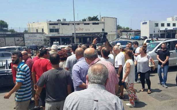«جريمة عمشيت الكبرى»: القبض على سوريين بلا اوراق!
للسوريين في البلدة طبابة مجانية وادوية وطعام... هذه هي العنصرية ؟