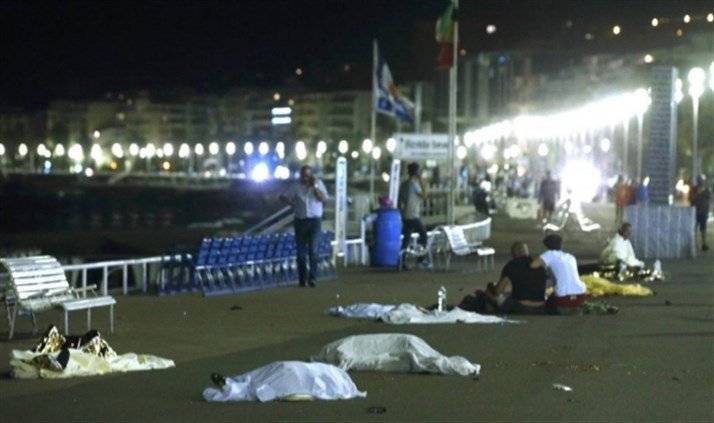 بالفيديو: وحشية اللحظات الأولى لعملية الدهس في هجوم "نيس"!