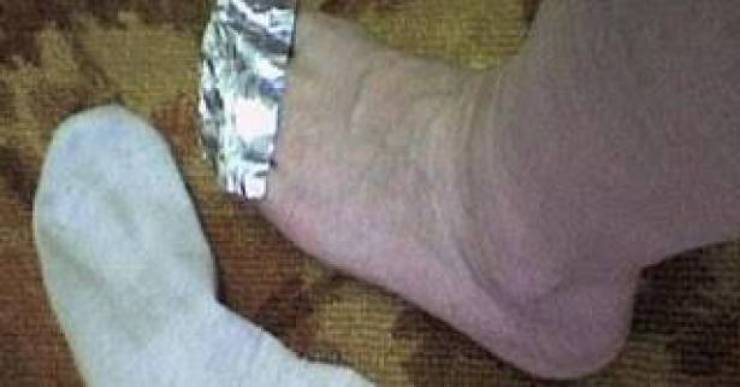 مدهش.. لف أطراف القدم برقائق الألمنيوم يحدث المعجزات !
