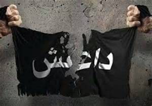 بالفيديو - قاعدي لبناني تائب يتهم التنظيم بالتخلي عن عناصره: كلامهم في واد والواقع في واد!