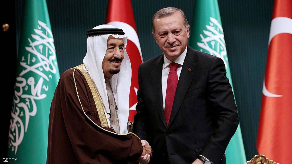 العاهل السعودي يرحب باستتباب الأمن في تركيا