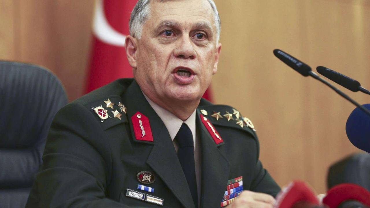 هذا الرجل ابلغ اردوغان بالانقلاب قبل ساعة وأفشله!
