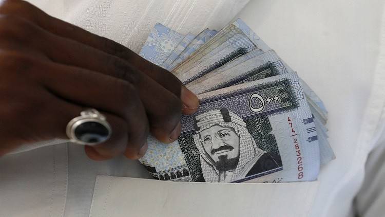 الملك السعودي يصرف مكافأة لطلاب المملكة في مصر