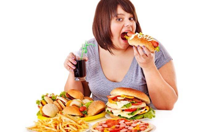 حيلة بسيطة تمنع الإكثار من تناول الطعام.. تعرفوا عليها!