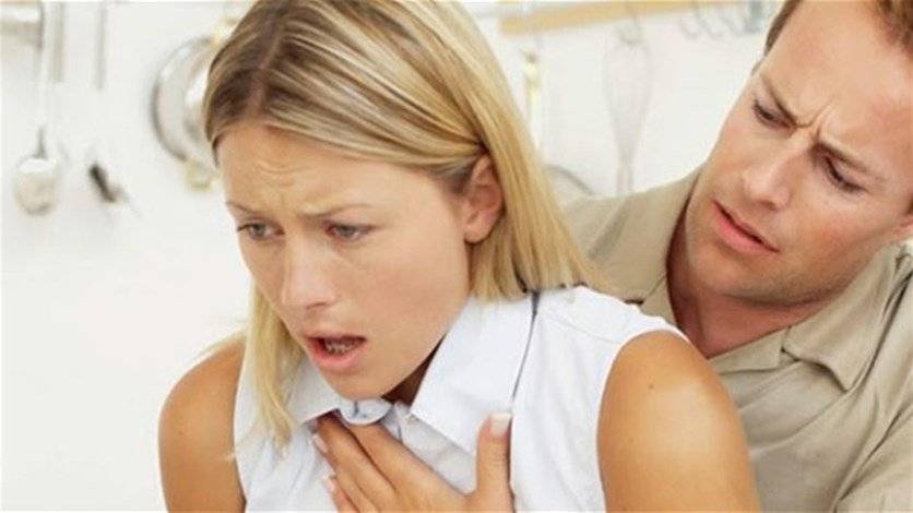 بالفيديو: كيف تنقذ شخصاً في حال اختناقه؟