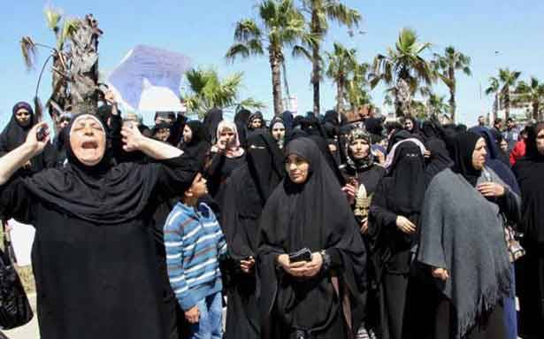 اهالي الموقوفين يلوّحون بالتصعيد