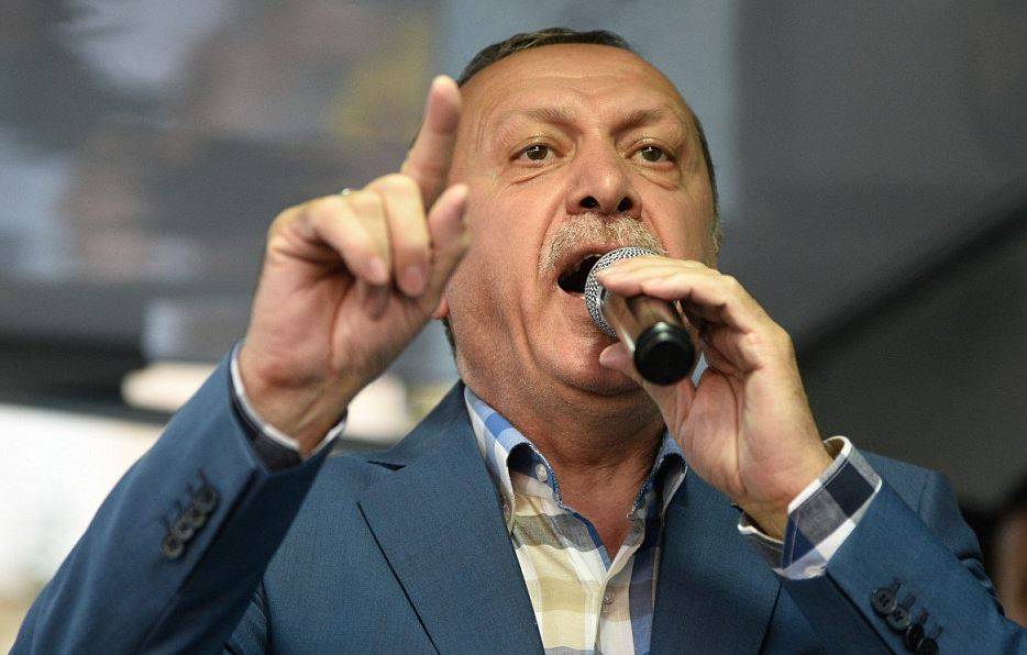 أردوغان: أنا القائد الأعلى ولن نستأذن أحدا في محاكمة الانقلابيين