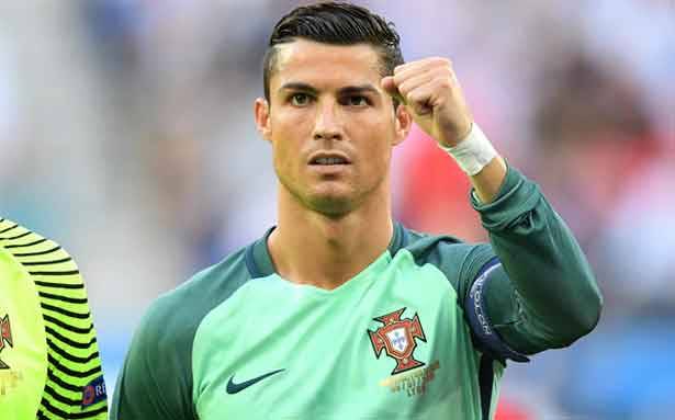 فوربس: رونالدو الرياضي الأغنى في العالم
أمام ميسي ثانياً وجيمس وفيدرر ودورانت