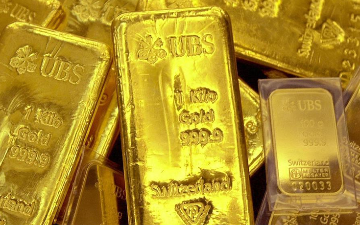 تراجع الطلب يهبط بأسعار الذهب