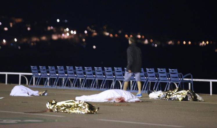 نجمٌ عالمي ينجو في نيس.. وينشر هذه الصورة قبل الدّهس